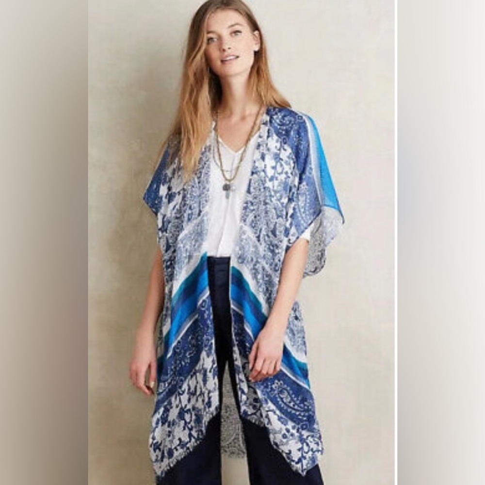 Subtle Luxury from Anthropologie blue paisley River kimono one size